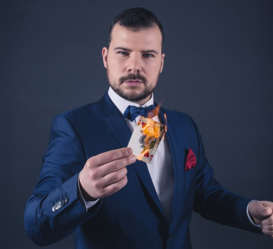 Magiczne Ferie Zimowe - pokaz iluzji Tomasza Juszy
